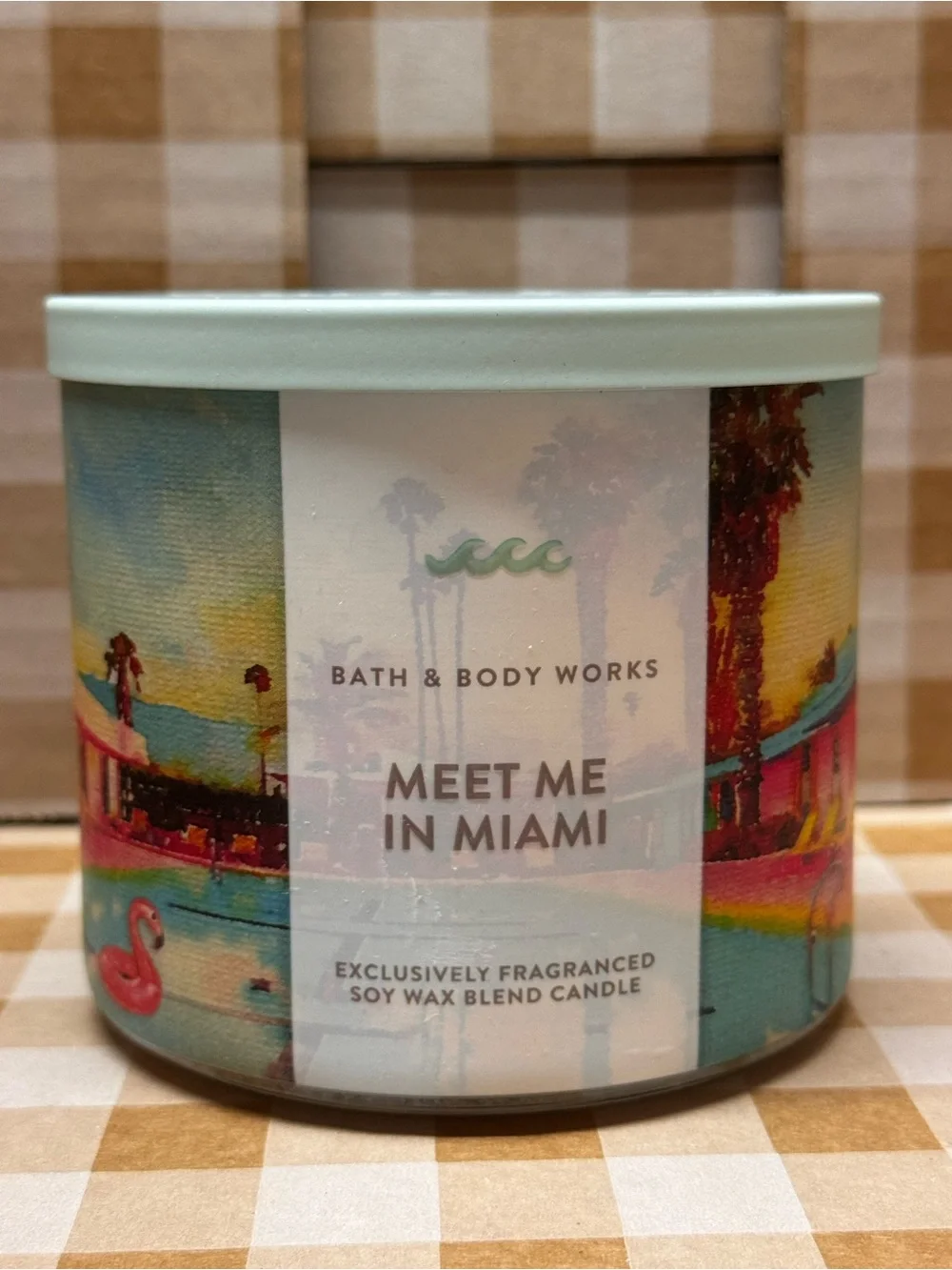 NEW B&BW Meet Me In Miami 3 wick candle - Picture 2 of 5